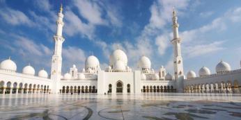 Мечеть в Абу Даби ОАЭ
